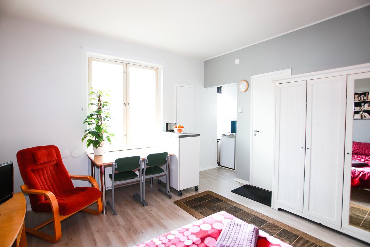 Cozy Studio Next To Bus Station 투르쿠 외부 사진